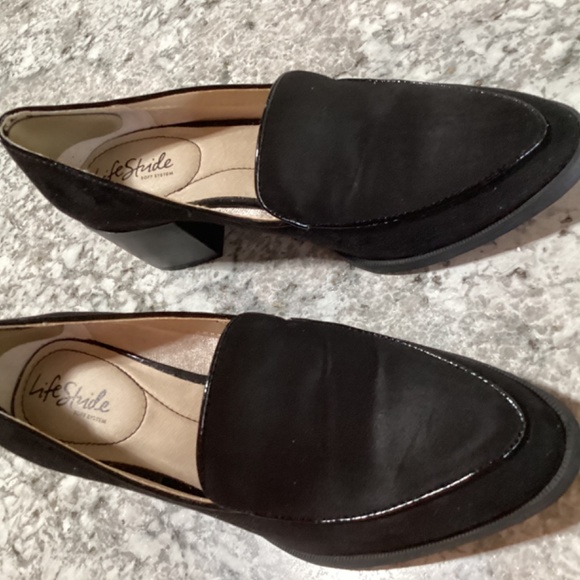 Black suede pump - Picture 5 of 5